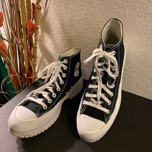 Converse Chuck Taylor All Star
Lugged Hi Tops. EXCELLENT CONDITION